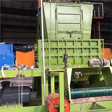 Négytengelyes iratmegsemmisítő